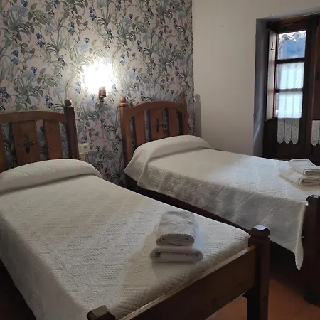 Posada San Martin Del Castanar فندق